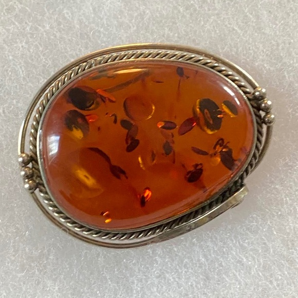 Vintage Russian Amber Brooch - Picture 2 of 6